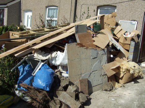 East Ham environmental compliance sign
